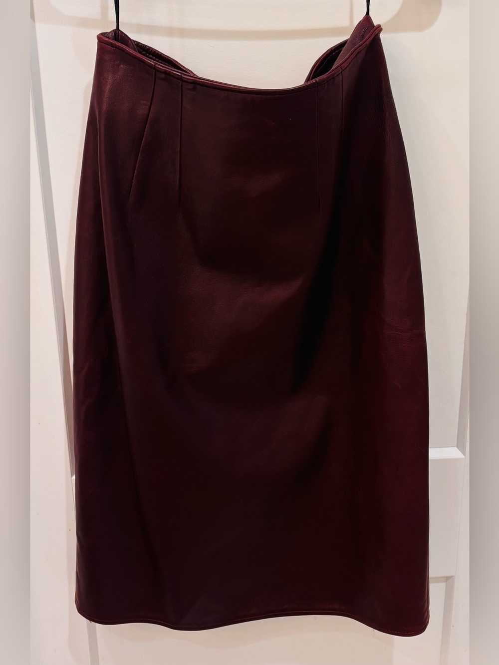 Vintage EREZ Bordeaux Leather Pencil Skirt. Reads size 12 but fits like a 4